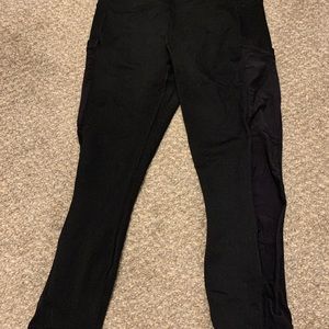 Fabletics Powerhold Leggings Crop. size Large